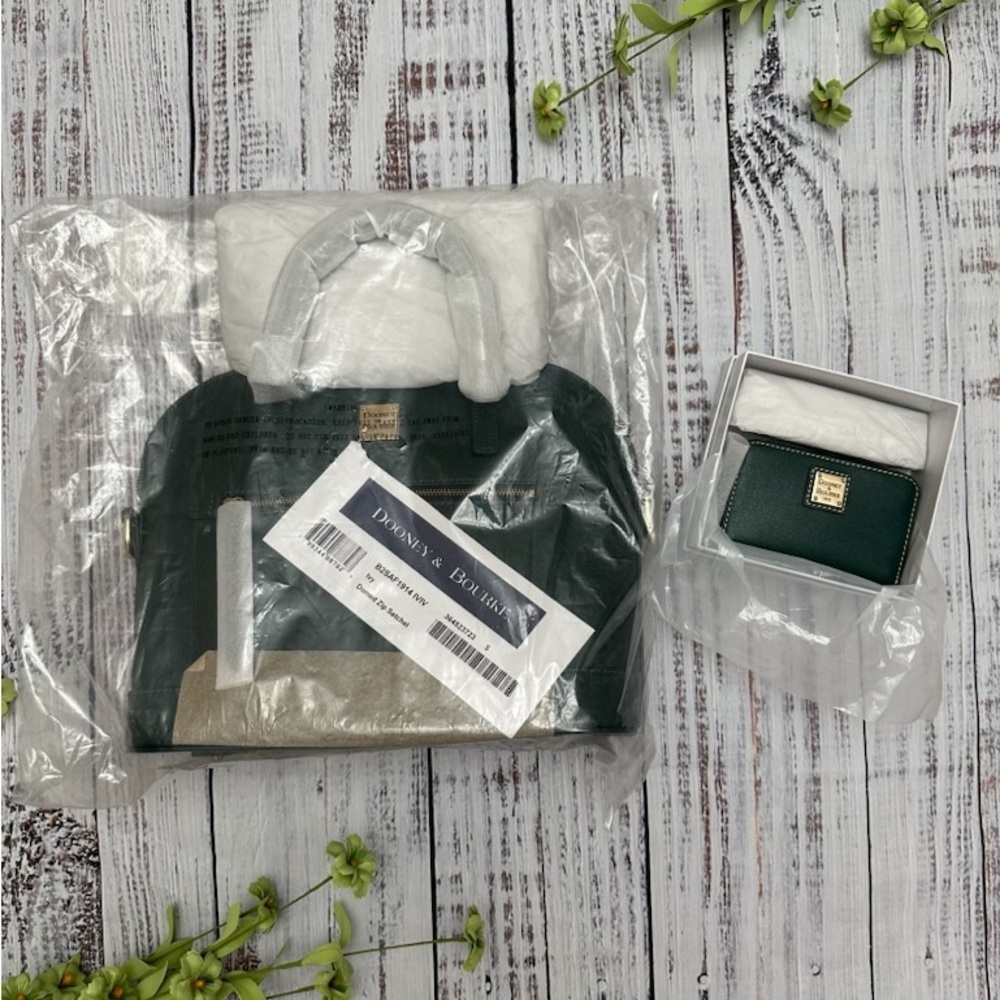 NWT | Dooney and Bourke Saffiano Satchel and Card Case Bundle | Green Ivy